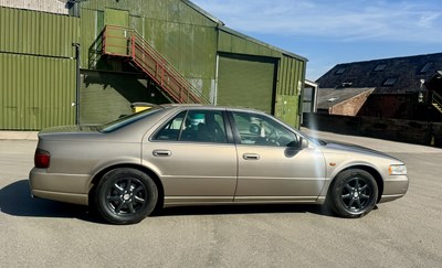 Lot 44 - 2001 Cadillac Seville STS V8