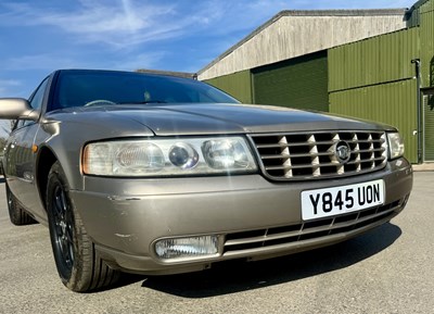 Lot 44 - 2001 Cadillac Seville STS V8