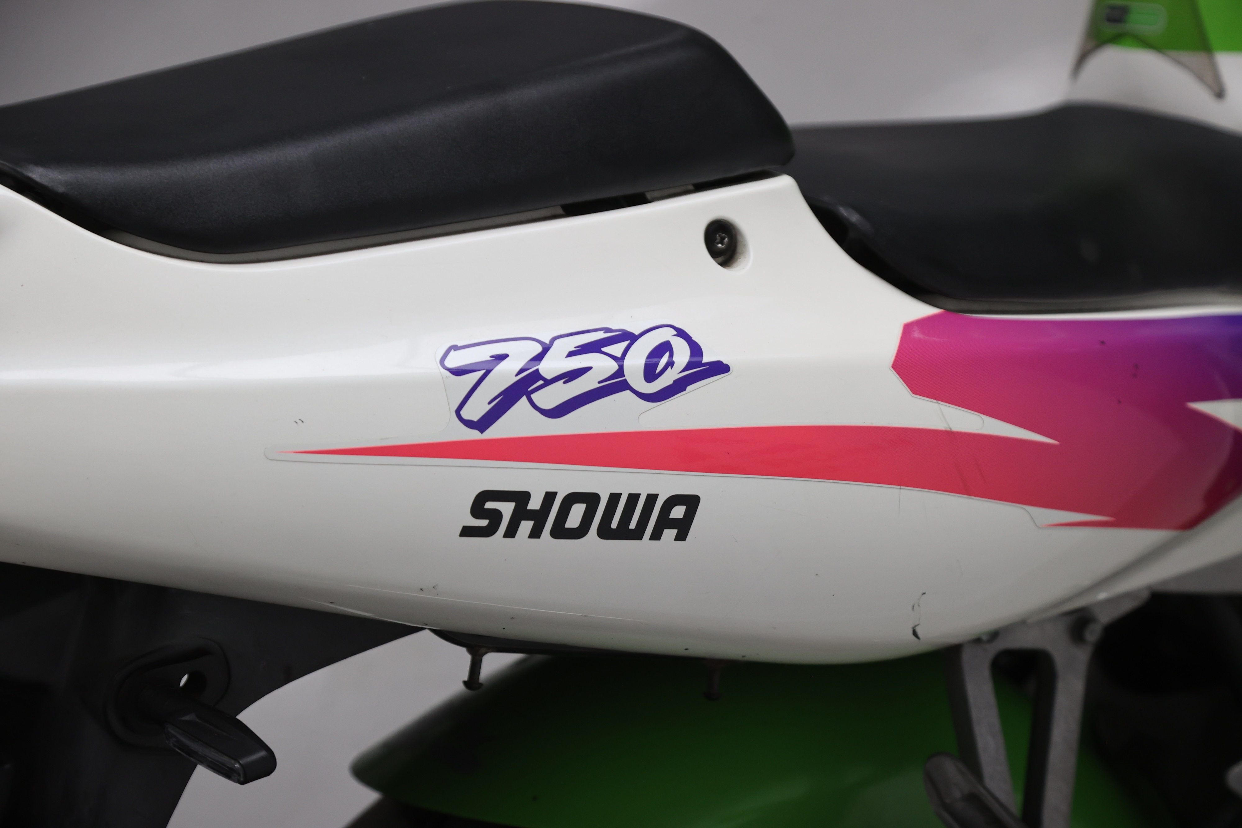 Lot 66 - 1995 Kawasaki ZXR750R Ninja