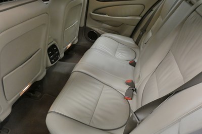 Lot 145 - 2009 Jaguar XJ Sovereign v6 TDVI