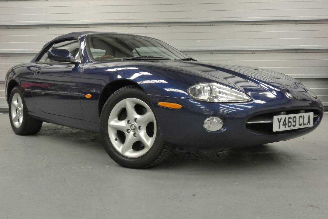 Lot 147 - 2001 Jaguar XK8 Convertible