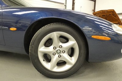 Lot 147 - 2001 Jaguar XK8 Convertible