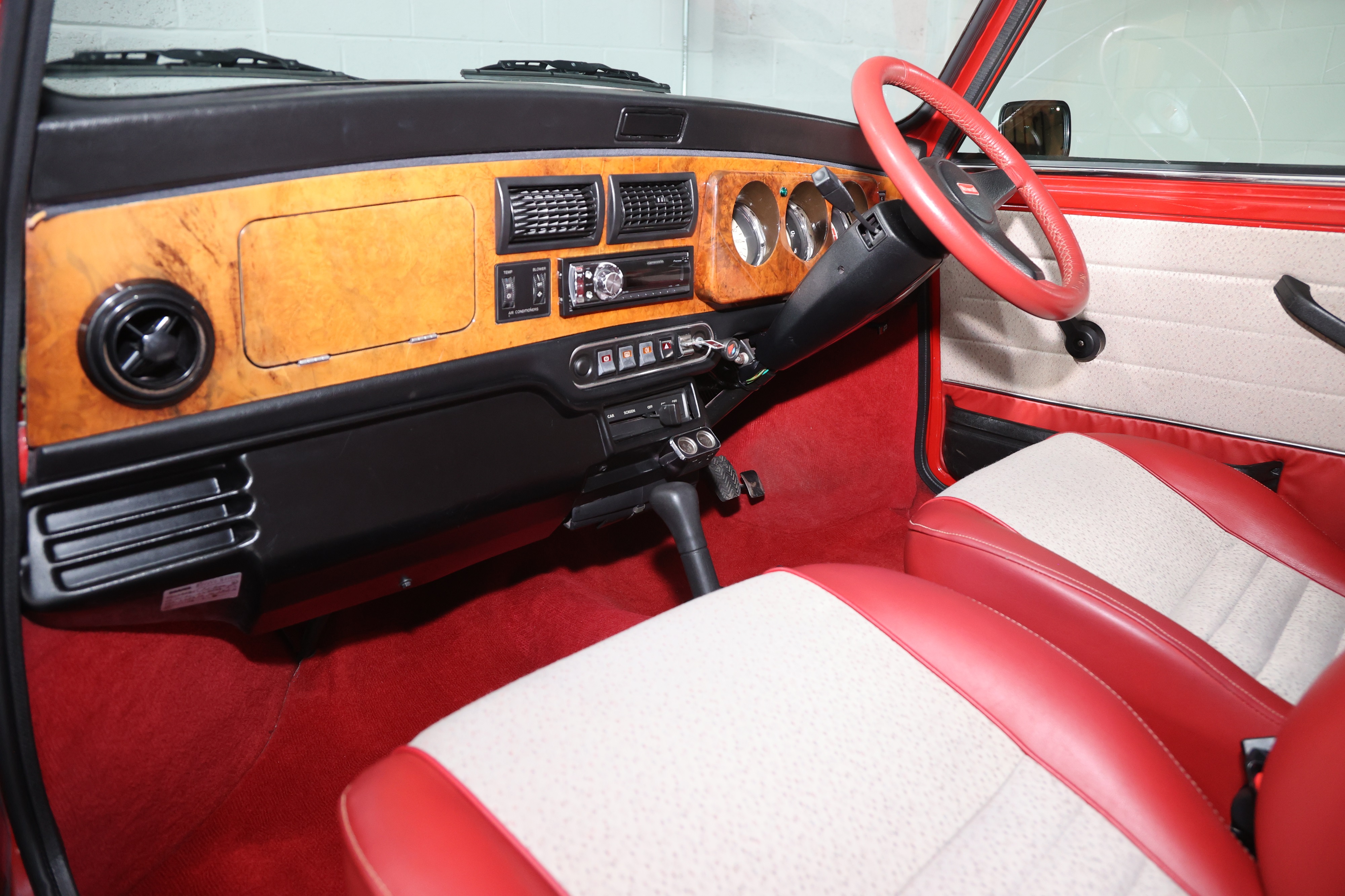 Lot 214 - 1995 Rover Mini Monte Carlo