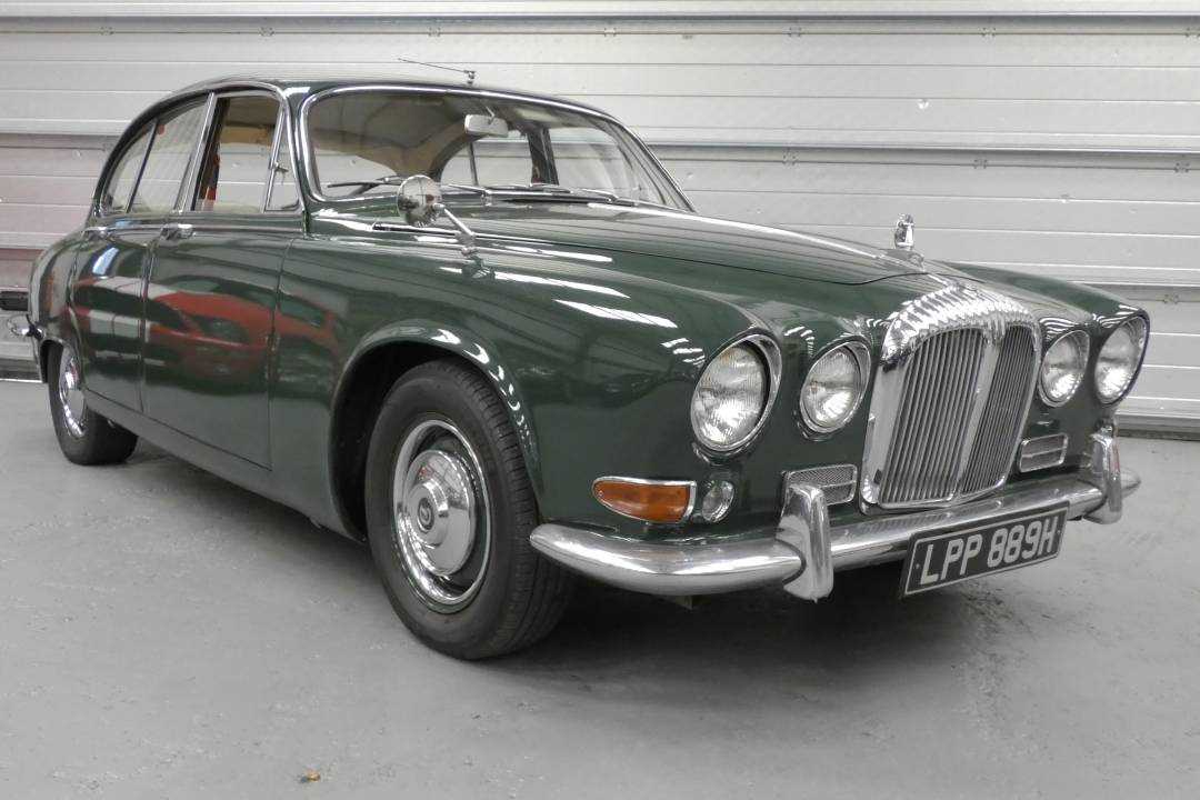 Lot 132 - 1969 Daimler 420 Sovereign