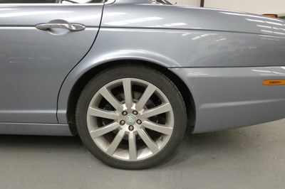 Lot 143 - 2008 Jaguar XJ Executive V6 Auto