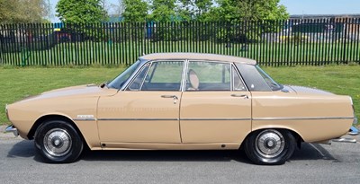 Lot 33 - 1975 Rover P6 2000 SC