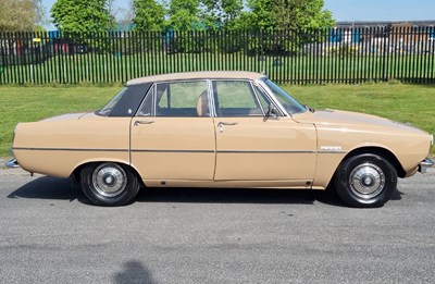 Lot 33 - 1975 Rover P6 2000 SC