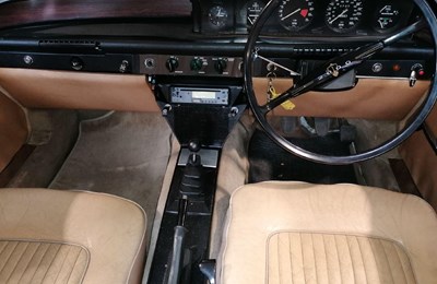Lot 33 - 1975 Rover P6 2000 SC