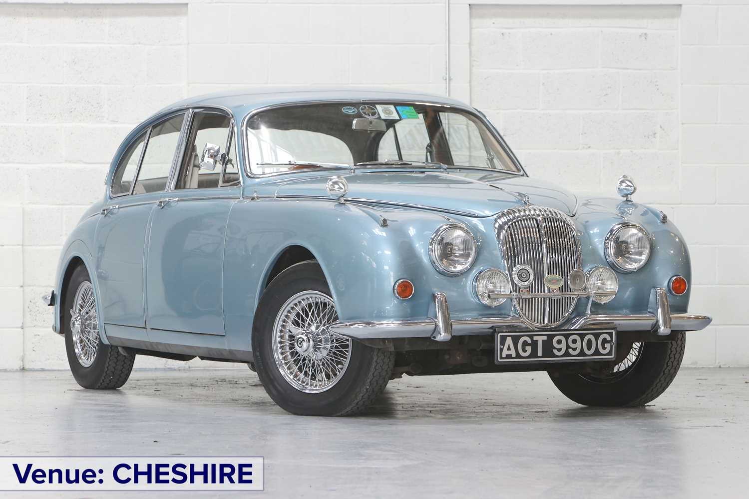 Lot 261 - 1969 Daimler V8-250