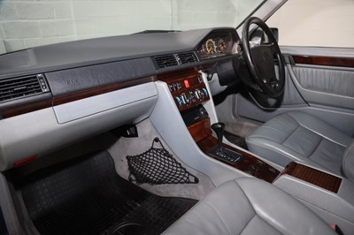 Lot 255 - 1994 Mercedes-Benz E 320 Estate 7-Seater