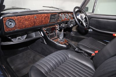 Lot 1977 Triumph Stag