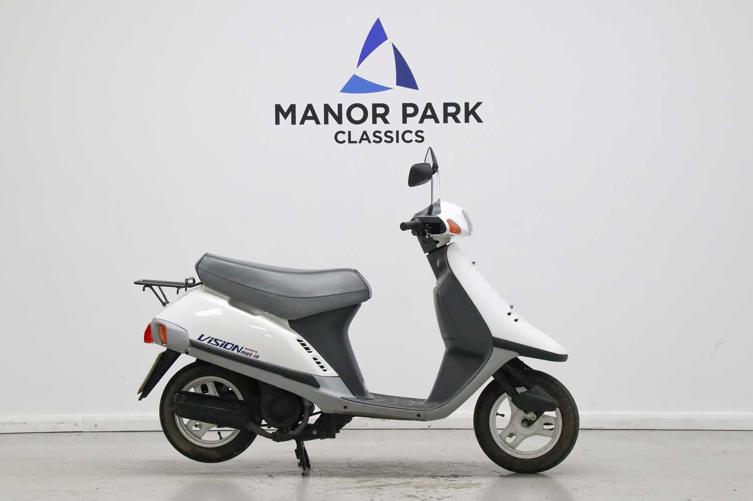 39 - 1989 Honda SA50 Vision Met-In