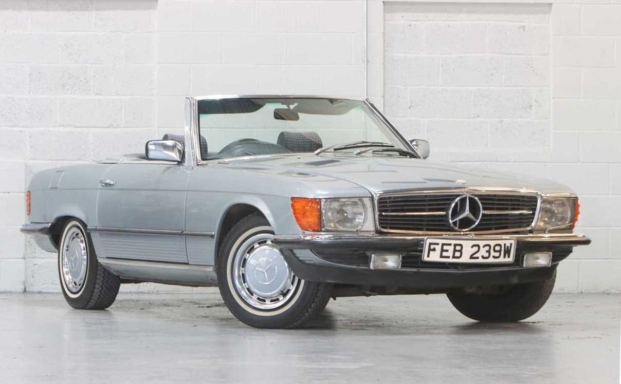 Lot 1980 Mercedes-Benz 380 SL