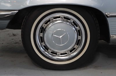 Lot 1980 Mercedes-Benz 380 SL