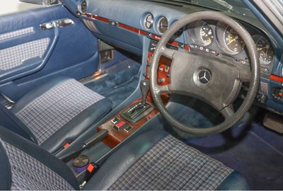 Lot 1980 Mercedes-Benz 380 SL