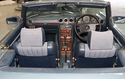 Lot 1980 Mercedes-Benz 380 SL