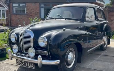 Lot 1954 Austin A40