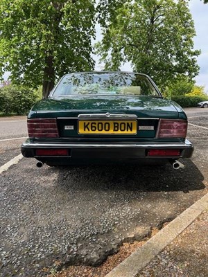 Lot 17 - 1993 Jaguar XJ40 XJ6 3.2 Auto