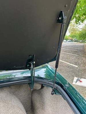 Lot 17 - 1993 Jaguar XJ40 XJ6 3.2 Auto