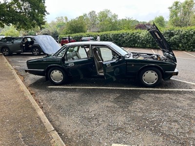 Lot 17 - 1993 Jaguar XJ40 XJ6 3.2 Auto