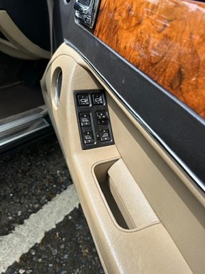 Lot 17 - 1993 Jaguar XJ40 XJ6 3.2 Auto