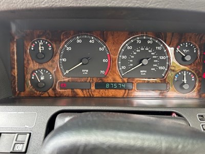 Lot 17 - 1993 Jaguar XJ40 XJ6 3.2 Auto