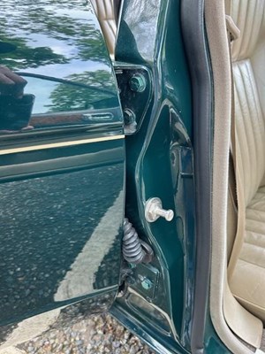 Lot 17 - 1993 Jaguar XJ40 XJ6 3.2 Auto