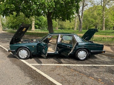 Lot 17 - 1993 Jaguar XJ40 XJ6 3.2 Auto