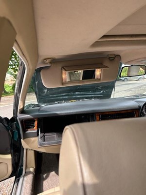 Lot 17 - 1993 Jaguar XJ40 XJ6 3.2 Auto