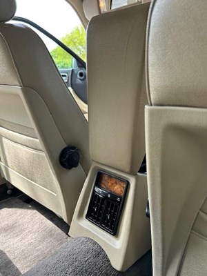 Lot 17 - 1993 Jaguar XJ40 XJ6 3.2 Auto