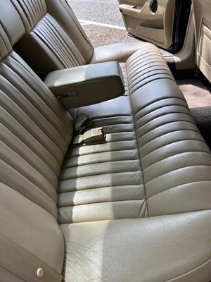 Lot 17 - 1993 Jaguar XJ40 XJ6 3.2 Auto