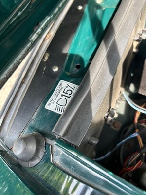 Lot 17 - 1993 Jaguar XJ40 XJ6 3.2 Auto