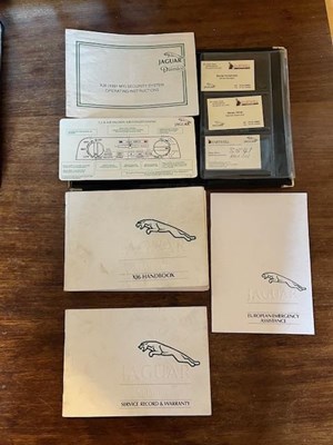Lot 17 - 1993 Jaguar XJ40 XJ6 3.2 Auto