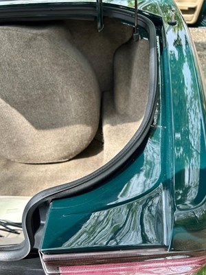 Lot 17 - 1993 Jaguar XJ40 XJ6 3.2 Auto