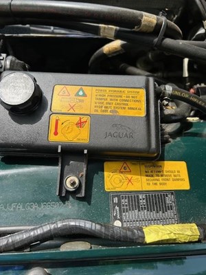 Lot 17 - 1993 Jaguar XJ40 XJ6 3.2 Auto