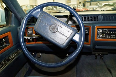 Lot 129 - 1990 Cadillac Fleetwood