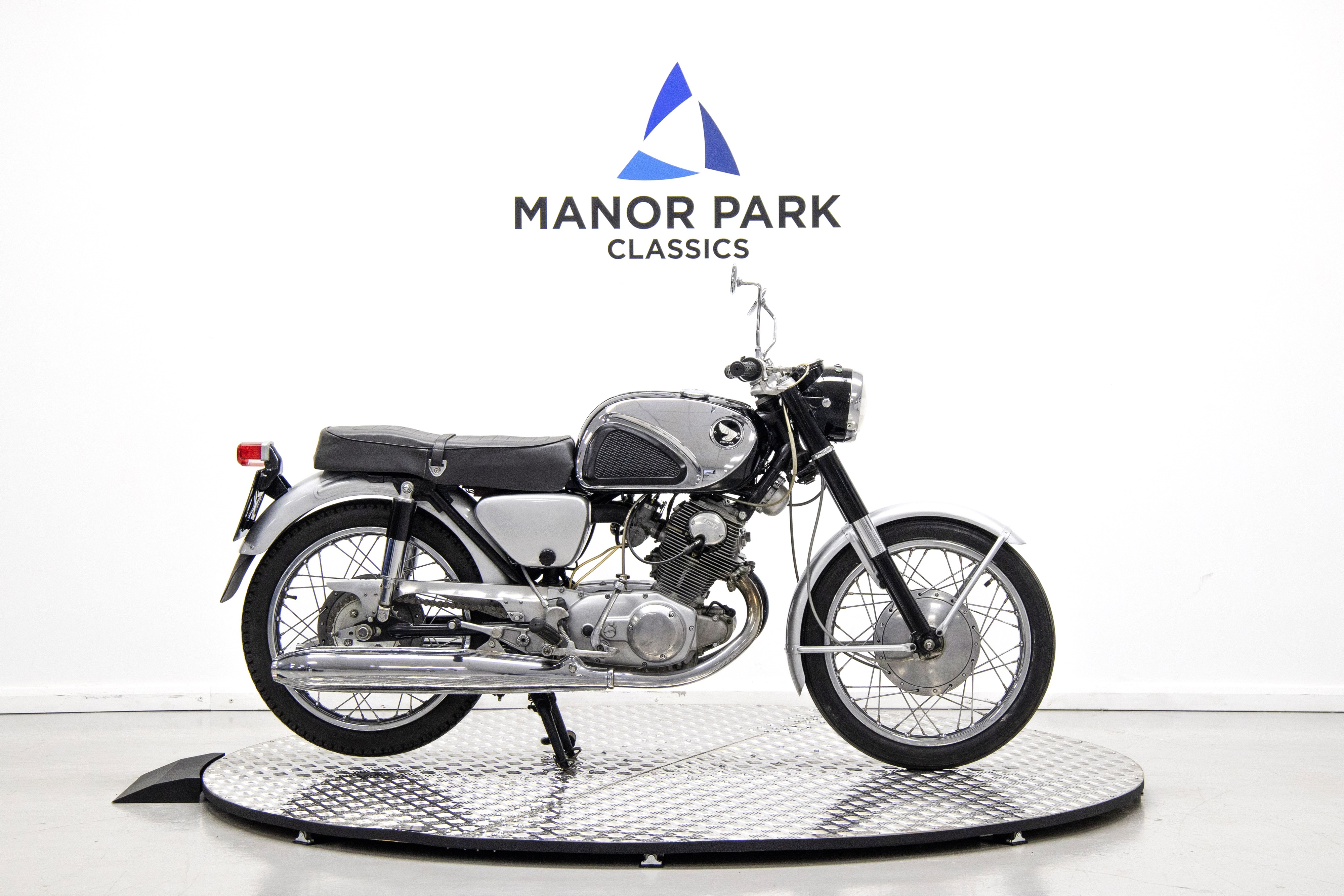 Lot 10 - 1965 Honda CB72 Dream Super Sport