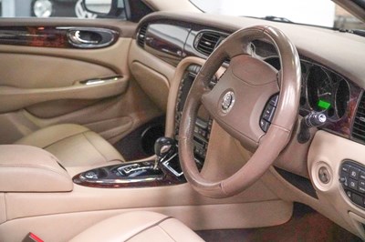 Lot 146 - 2009 Jaguar XJ Sovereign V6 TDVI