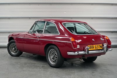Lot 120 - 1974 MG B GT V8