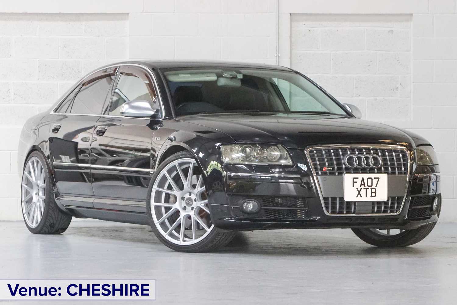 Lot 2007 Audi S8 V10
