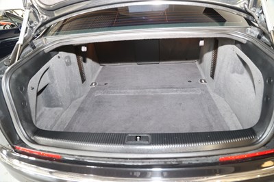 Lot 2007 Audi S8 V10