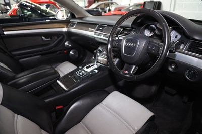 Lot 2007 Audi S8 V10