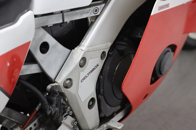 Lot 55 - 1986 Yamaha FZR400 Genesis