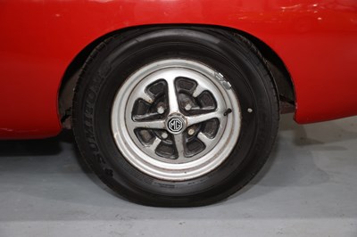 Lot 1972 MG B Roadster