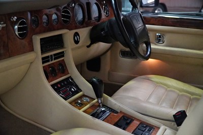 Lot 131 - 1993 Bentley Turbo R
