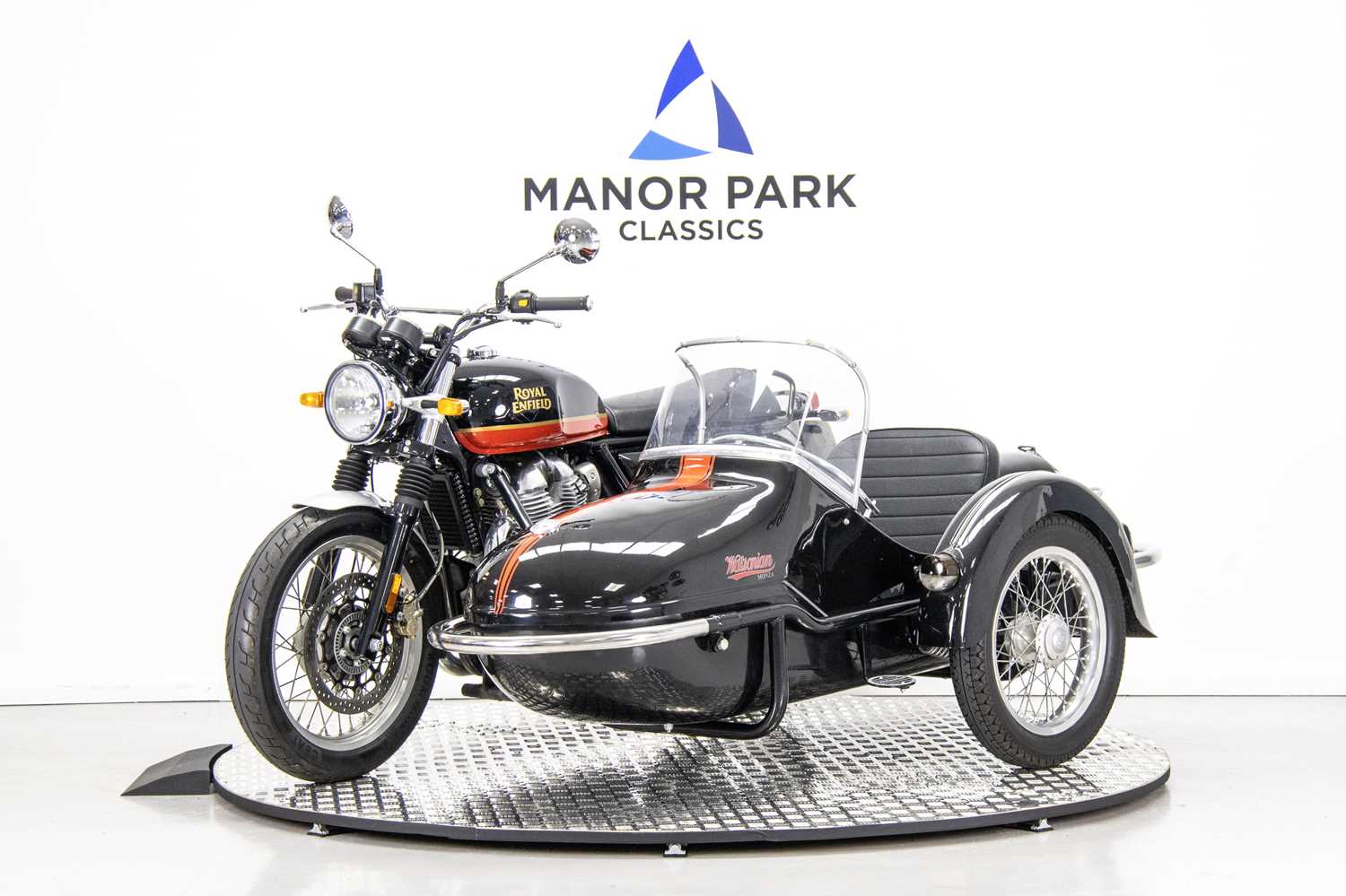 Lot 20 - 2022 Royal Enfield Interceptor 650 Combination