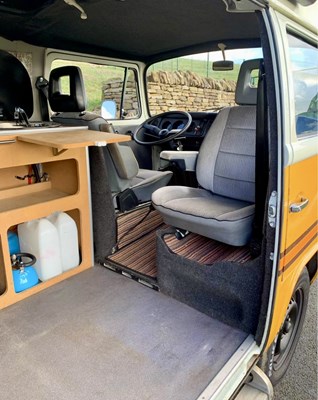 Lot 47 - 1976 Volkswagen Bay Window Camper