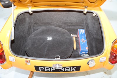 Lot 272 - 1972 MG B Roadster