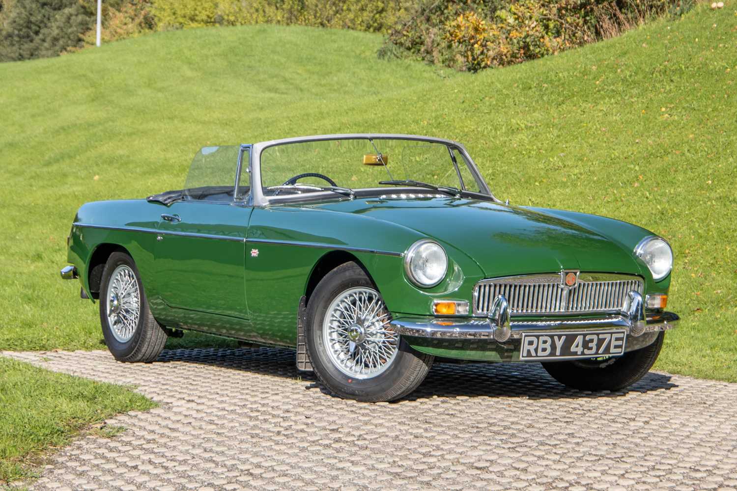 Lot 7 - 1967 MG B Roadster