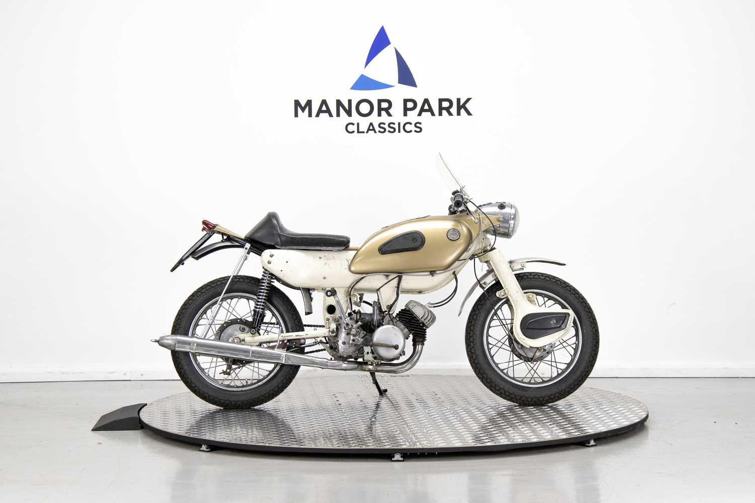 Lot 1965 Ariel Golden Arrow